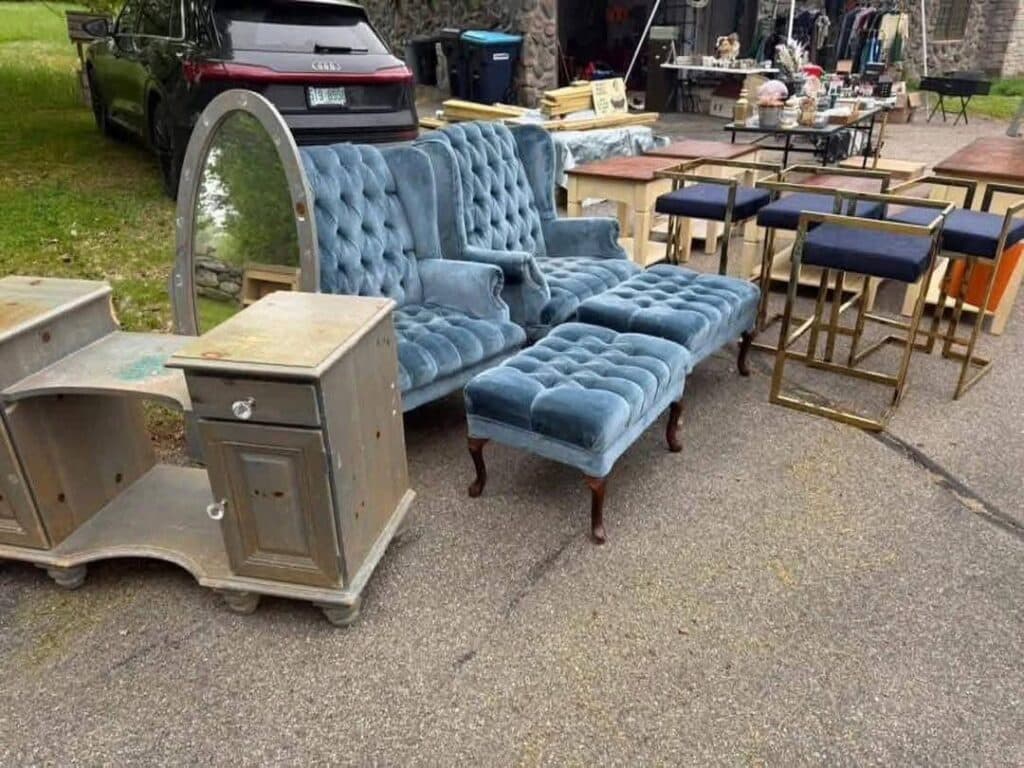 Old Furniture Removal Service in Dubai