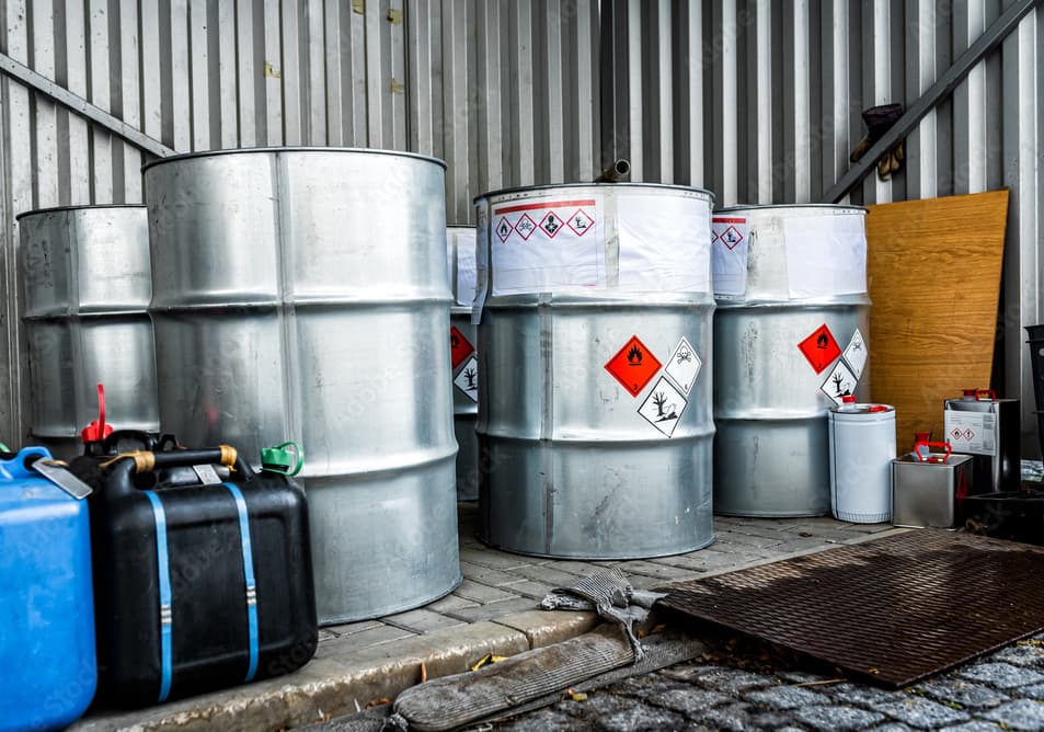 Dubai Municipality–Approved Corrosive Waste Management & Transport in Dubai